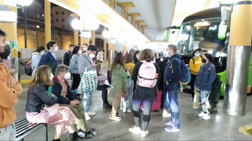 Reunión con Monbus y Adif para reclamar mejores horarios para los ...