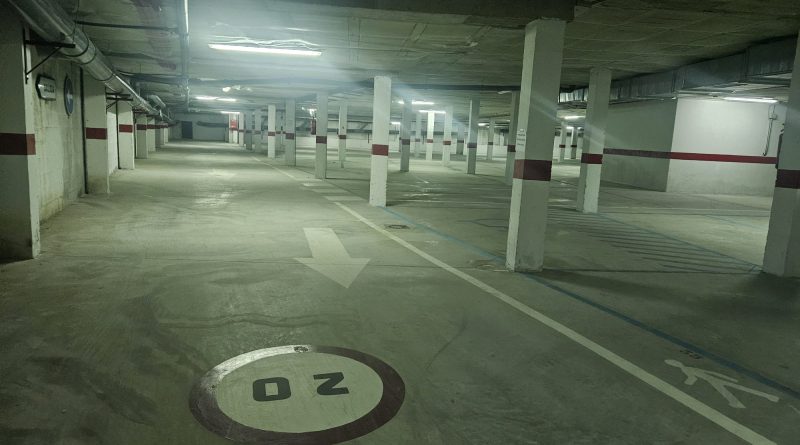 El parking de La Palmera ya está en funcionamiento